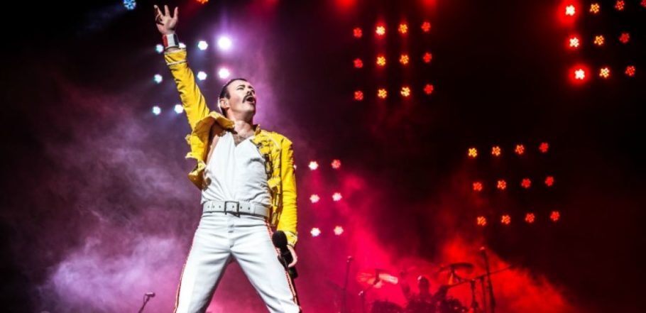 Com seu perfil vocal idêntico e físico semelhante ao de Freddie Mercury, o vocalista dá um showzão no palco do Tom Brasil!