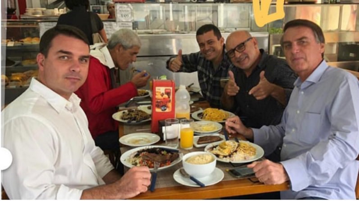 Bolsonaro se manifesta sobre reaparecimento de Queiroz