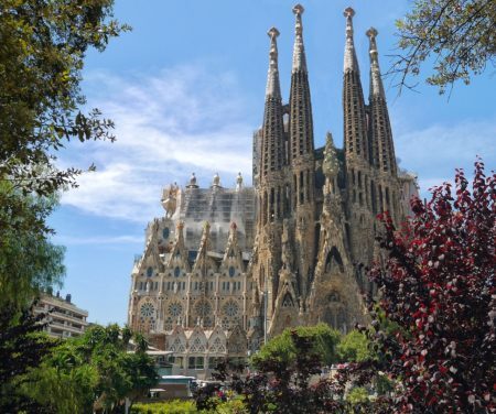Sagrada Família, em Barcelona, é uma das atrações da lista