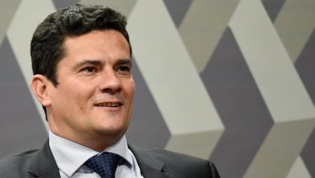 Sérgio Moro pode ser vice da chapa de Jair Bolsonaro