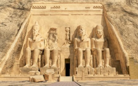O faraó Ramsés II ordenou a construção de Abu Simbel para deixar claro às demais sociedades antigas a superioridade do Egito