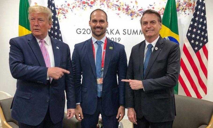 Eduardo Bolsonaro consegue 30 minutos com Trump, sem fotos