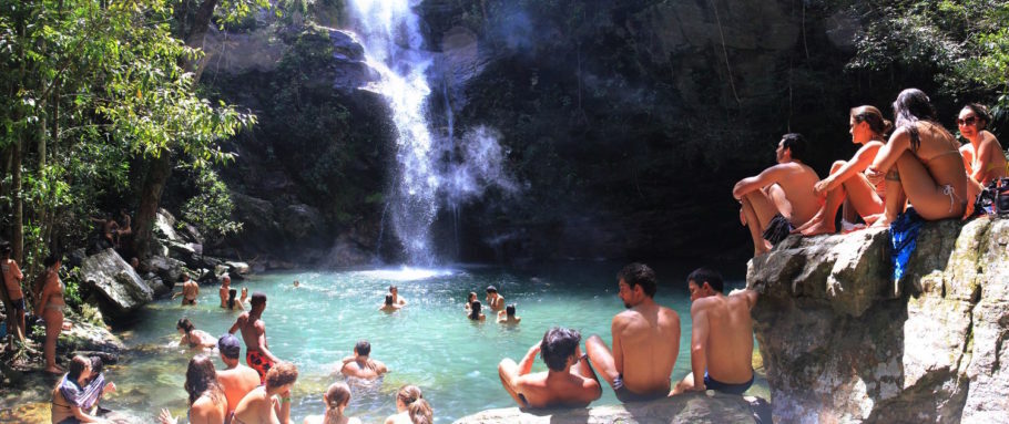 Cachoeira Santa Bárbara, na Chapada dos Veadeiros)