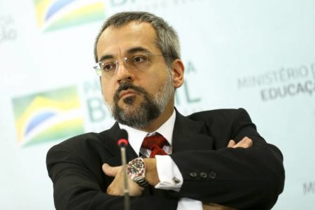 Apesar dos cortes, Weintraub disse que ministério busca evitar que bolsistas fiquem sem pagamento – Marcelo Camargo/Agência Brasil
