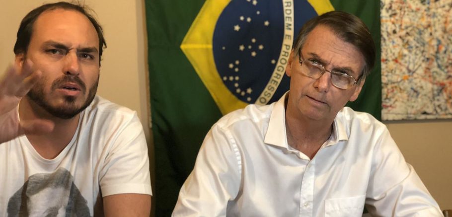 O ‘gabinete do ódio’ é liderado por Carlos Bolsonaro, o pitbul do pai