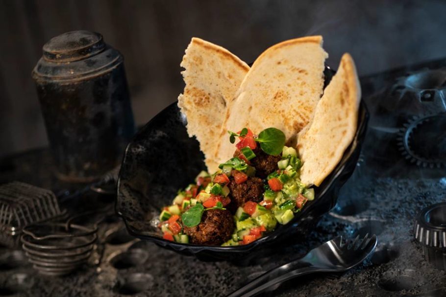 A kafta vegana com pão sírio que será servido num dos restaurantes da área de Star Wars do Walt Disney World