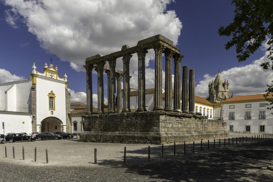 Ruínas do templo romano de Diana, na cidade de Évora, ma região portuguesa do Alentejo