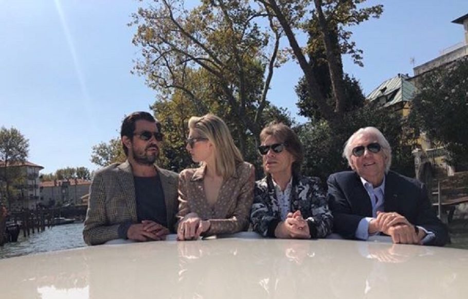Claes Bang, Elizabeth Debicki, Mick Jagger e Donald Sutherland no Festival de Veneza