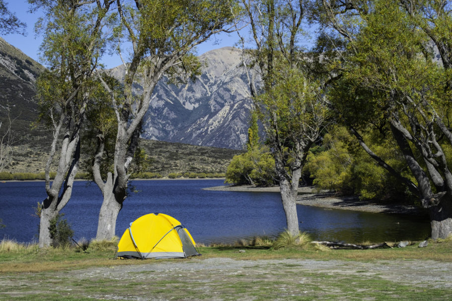 Nova Zelândia oferece boa estrutura para uma das formas mais naturais de experimentar o destino: acampar