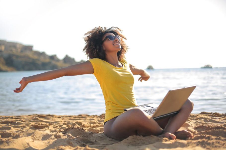 Opções para quem quer fugir do caos urbano e viver uma vida mais equilibrada com os pés na areia