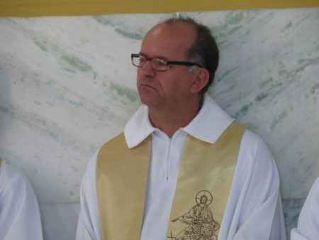 Padre Cléver Geraldo de Sousa, que foi afastado pela Diocese de Divinópolis por conduta considerada imprópria