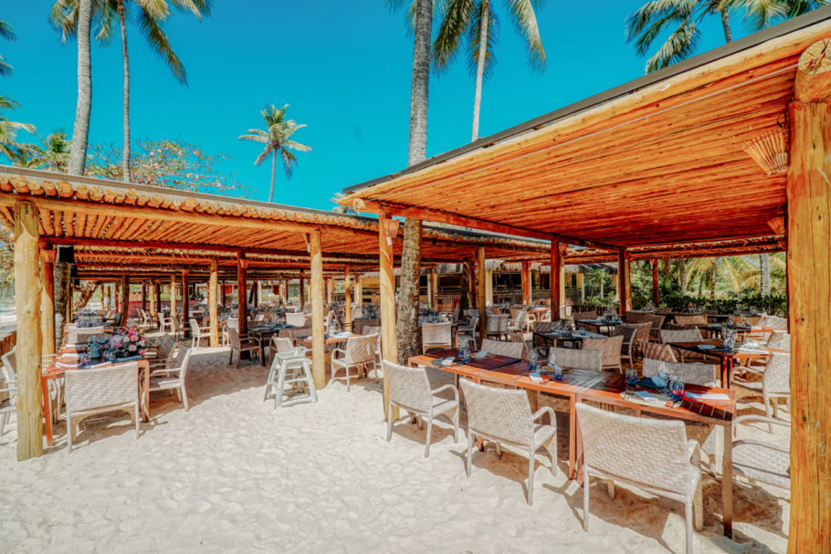 Restaurante de praia, Posseidom tem buffet na hora do almoço