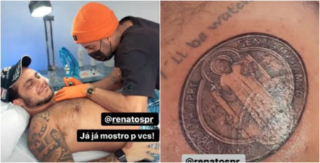 Ator publicou stories do momento em que fazia a tatuagem