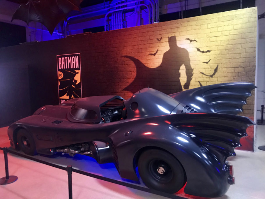 Um dos carros usados nos filmes de Batman, no estúdio da Warner Hollywood