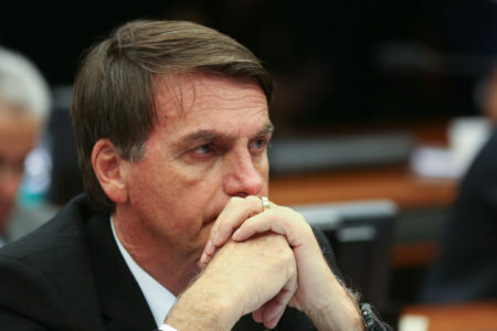 Bolsonaro ataca ‘Folha’ por denunciar seu caixa 2 na campanha