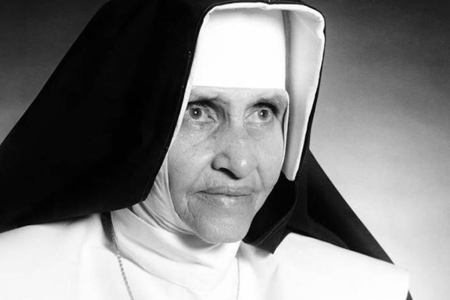 A emissora do bispo Edir Macedo ignorou o a canonização de Irmã Dulce