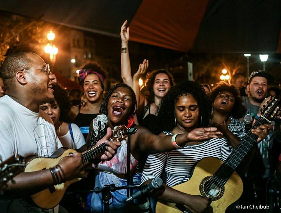 O Pede Teresa celebra 6 anos com roda na Praça Tiradentes