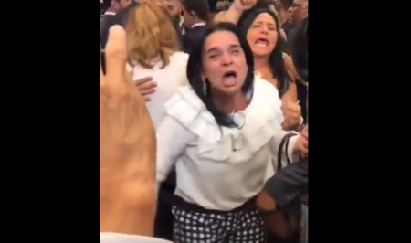 Familiares de militares gritam chorando “Bolsonaro traidor” na Câmara