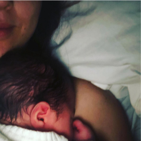 Tatá Werneck publicou no Instagram a primeira foto da filha recém-nascida