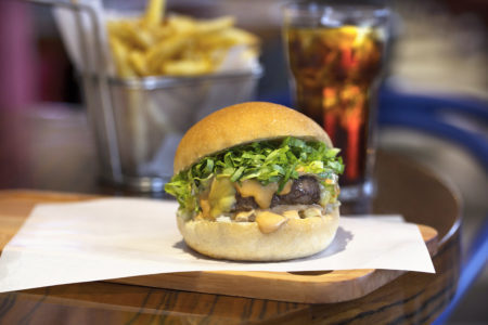O Pic Burger é feito de planta e tem o gosto próximo ao da picanha, mesmo sem ser de proteína animal