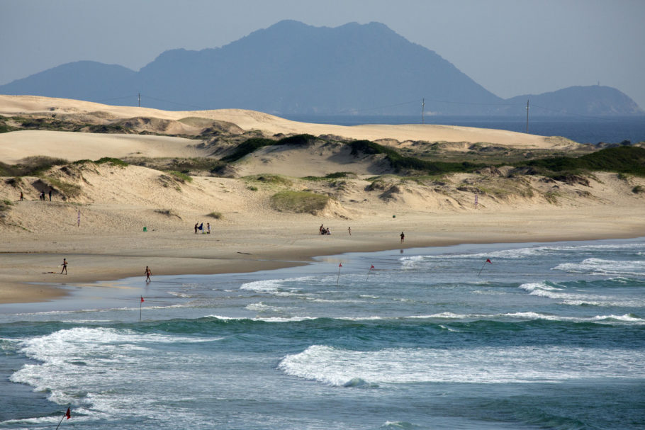 Vista da praia do Santinho, em Floripa
