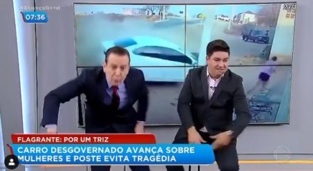 Celso Zucarelli e Bruno Peruka brincam durante reportagem