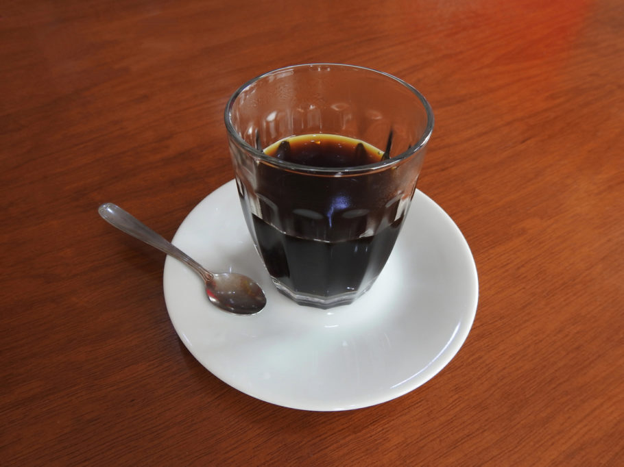 Voluntários que bebiam café apresentaram menor risco de câncer de fígado