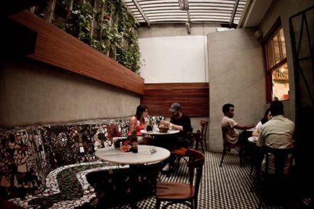 O Café com Letras promove integração com a vida cultural da região e da cidade