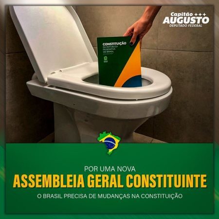 Deputado aliado de Moro e Bolsonaro joga a Constituição na privada