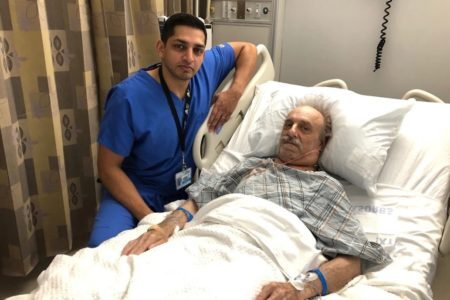 Dr. Nazir Khan, médico do Mount Sinai Hospital, e Milton Wingert