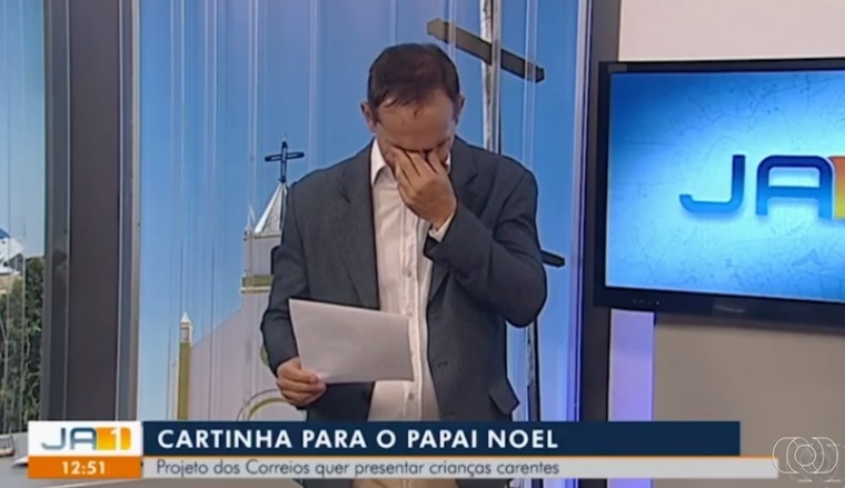 O jornalista Alaor Rodovalho, da TV Anhanguera, não segurou as lágrimas ao ler a cartinha