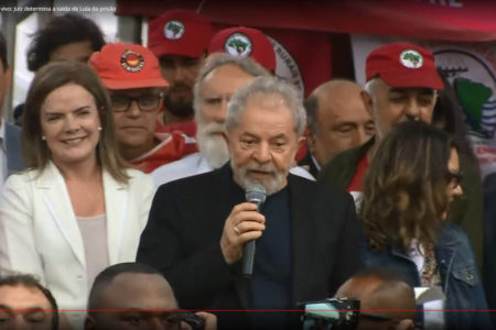Lula detona Bolsonaro, Moro e Dallagnol em discurso após ser solto