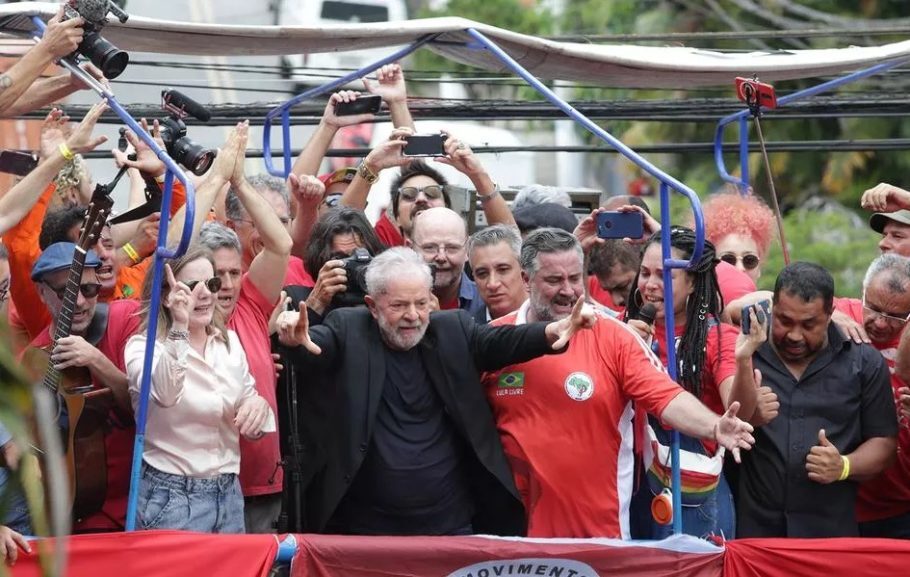 Lula durante ato no Sindicato dos Metalúrgicos do ABC, em São Bernardo do Campo (SP)