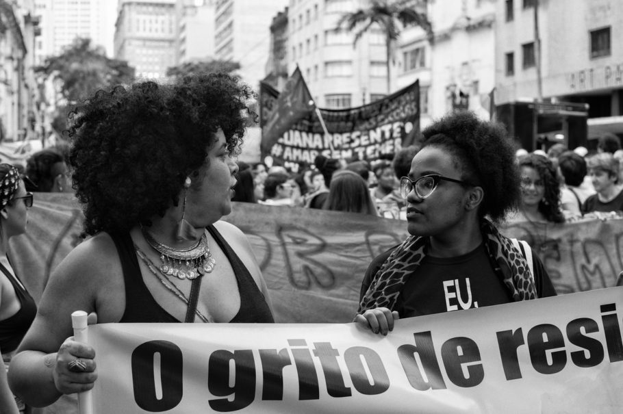 O racismo estrutural e institucional ficou em segundo lugar de urgência no levantamento