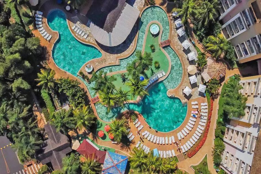 Vista aérea das piscinas do Nobile Resort Thermas, em Olímpia (SP)