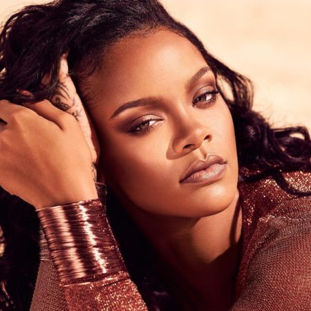 Rihanna é detonada na web após sua grife ‘Fenty’ usar pele de animais