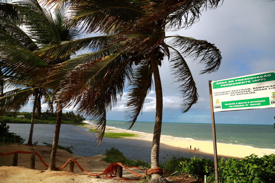 A praia de Tabatinga, no município de Conde (PB), fica em uma área de preservação ambiental