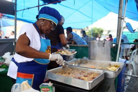 A Feira das Yabás é o reduto da boa música e boa gastronomia em Oswaldo Cruz – anexo de Madureira