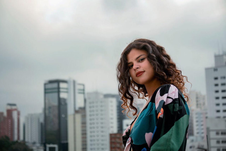 Amanda Magalhães é a nova aposta da Boia Fria Produções, que já foi responsável pela carreira de artistas como Rincon Sapiência, Dexter, entre outros