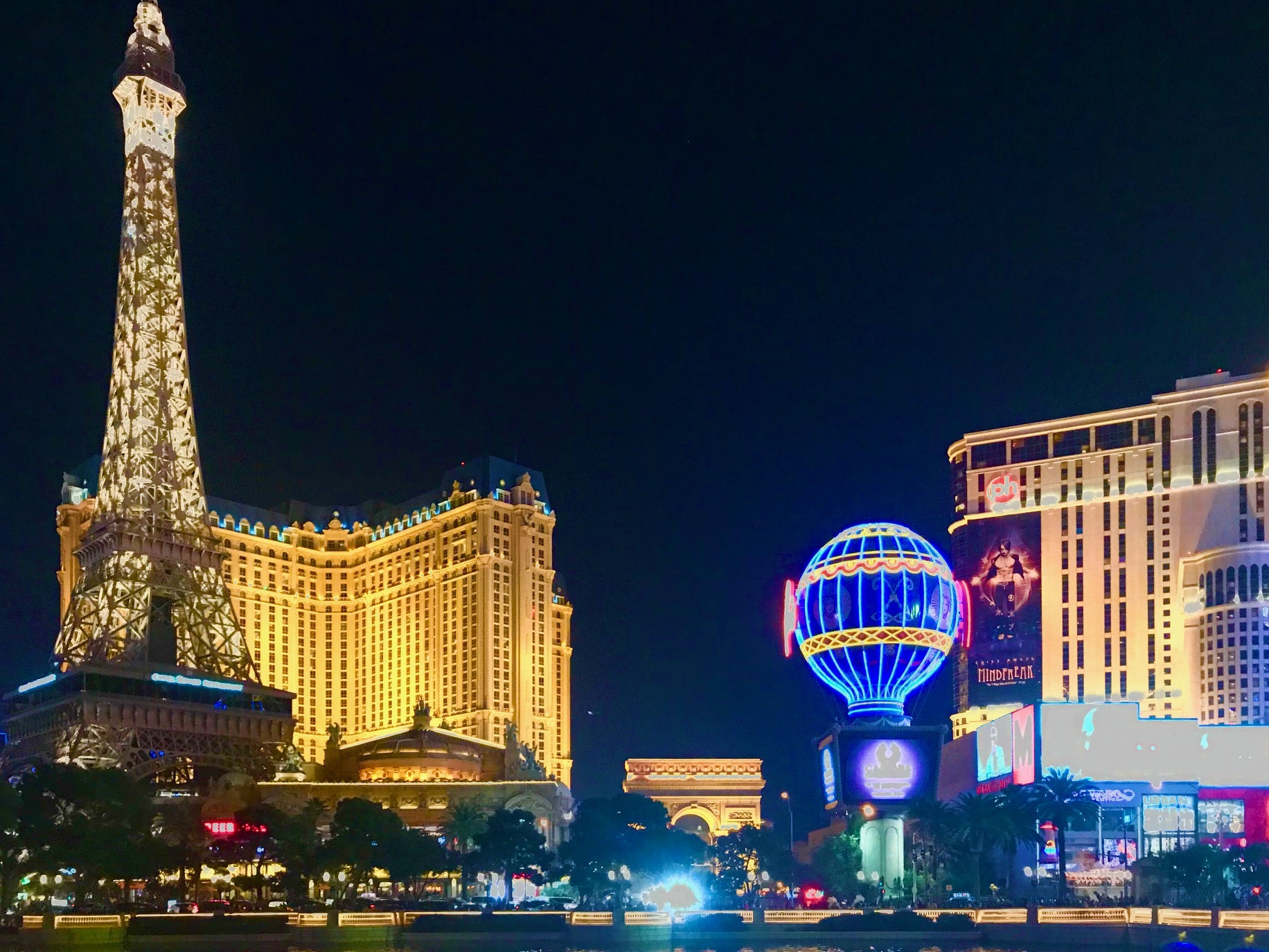 Foto de Vista Do Paris Las Vegas Hotel E Casino Em Las Vegas Eua e mais  fotos de stock de Las Vegas - iStock