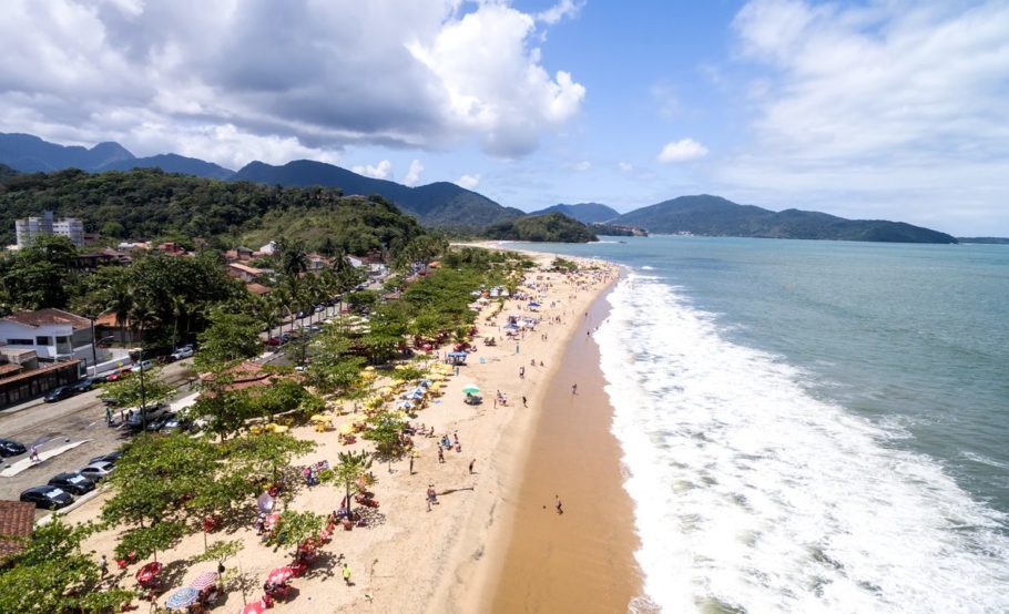 Ao menos 14 praias do litoral de São Paulo estão impróprias para banho