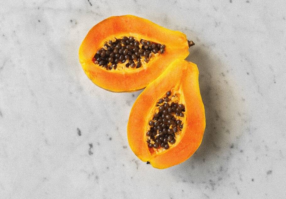 A fruta brasileira que regula o intestino e protege o sistema digestivo. O mamão é rico em betacaroteno e melhora o funcionamento do intestino. Ótima opção para ser consumida todos os dias.