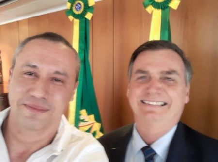 Apoiador de Bolsonaro, secretário de Cultura Roberto Alvim se envolveu em polêmica ao criticar atriz Fernanda Montenegro