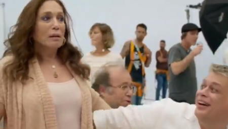 Suzana Vieira comete gafe e banca a sincerona em vídeo da Globo