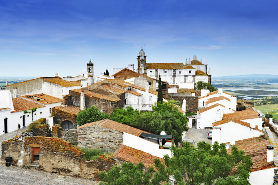O vilarejo medieval de Monsaraz, no Alentejo, em Portugal