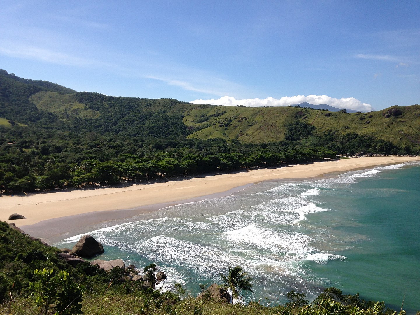 Vista da praia do Bonete, em Ilhabela, no litoral norte de SP