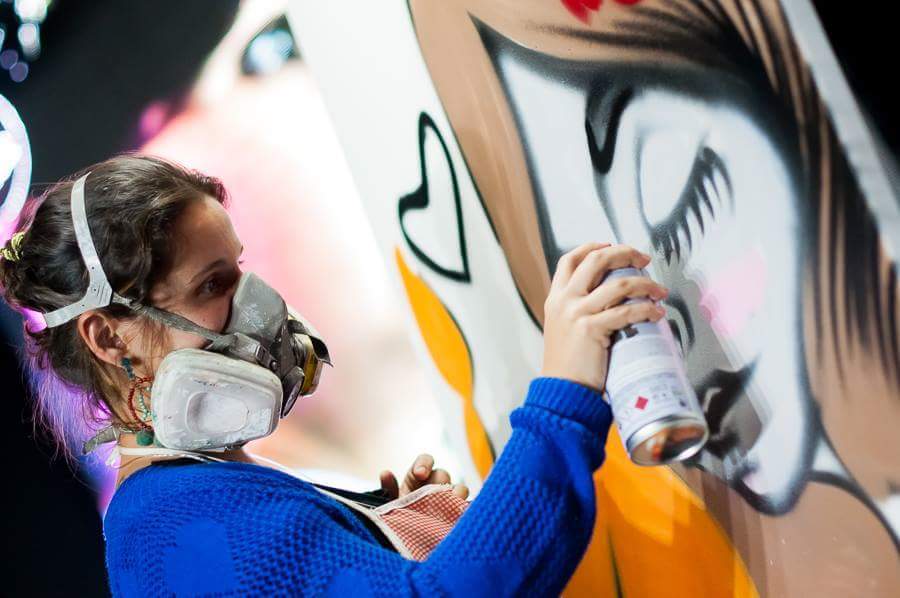 Para selecionar os participantes do Festival Tapume!, foi levado em conta a diversidade de gênero e de estilos artísticos, abarcando representantes de várias escolas, como a grafiteira Tikki