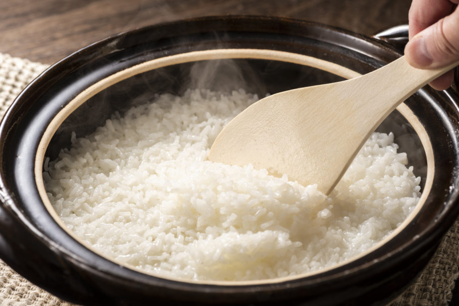 Modo de preparo diferente reduz calorias do arroz