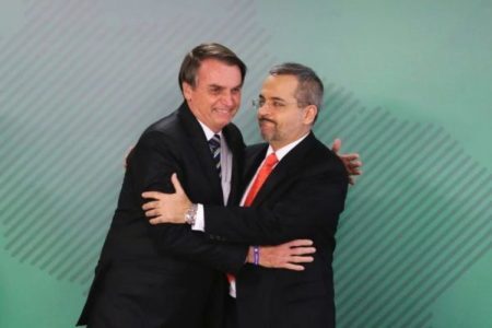 Bolsonaro diz que todo pai quer filho ‘homem’ e filha ‘mulher’