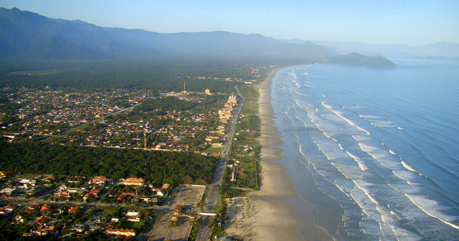 Praia de Boracéia é a porta de entrada para o litoral norte e tem 5 km de extensão